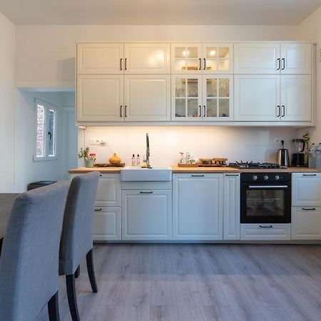 أنتويرب Large Room In House W Shared Kitchen & Bathroom W Free Parking Bluecard المظهر الخارجي الصورة