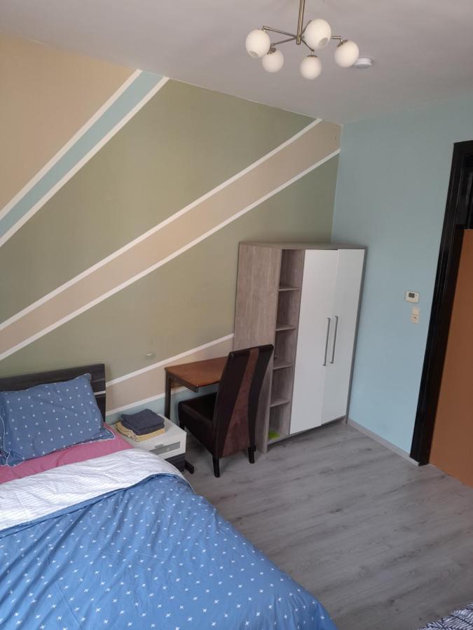 أنتويرب Large Room In House W Shared Kitchen & Bathroom W Free Parking Bluecard المظهر الخارجي الصورة